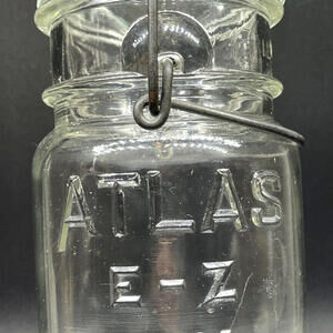 ATLAS E Z SEAL Half Pint Mason Jar Clear‎ Wire Bale Glass Lid Vintage